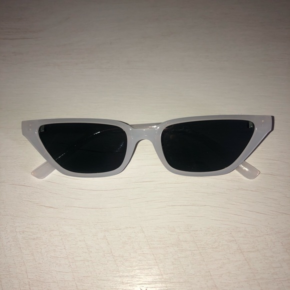 Retro “Kylie” White Cat Eye Sunglasses 70s Vibes - Picture 4 of 6